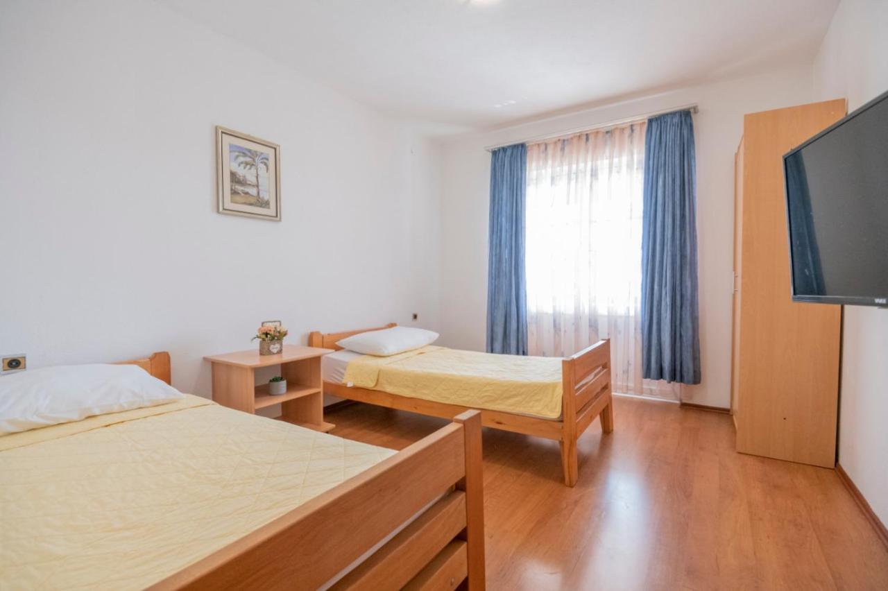 Apartments Zdravka Lokva Rogoznica Exterior foto